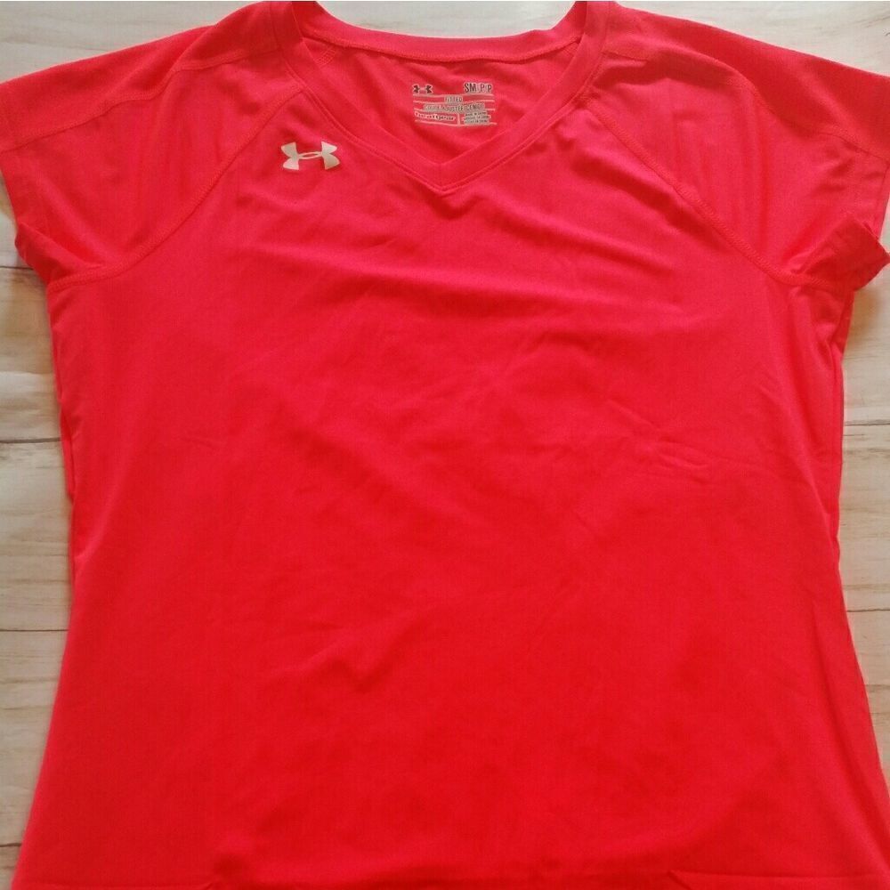 Under armour Small pink V Neck Tee